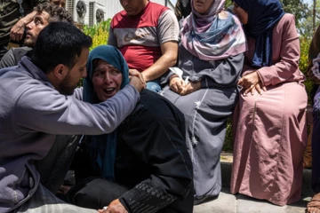 இடம்பெயர்ந்து சென்றுகொண்டிருந்தவர்கள் மீது இஸ்ரேல் தாக்குதல்; பெண்கள் சிறுவர்கள் உட்பட பலர் பலி