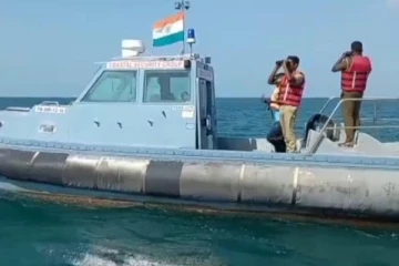 தீவிர ரோந்து நடவடிக்கையில் தமிழக கடலோர பாதுகாப்பு படையினர்