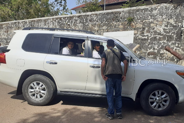 அபிவிருத்திக் குழுக் கூட்டத்தில் ஊடகவியலாளர்களுக்கு அனுமதி மறுப்பு - மட்டு ஊடக அமையம் கண்டனம் | Not Allowed Journalists Dcc Meeting Batticaloa