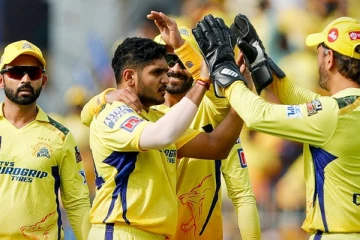 சென்னை வீரர்களின் பந்துவீச்சில் தடுமாறிய மும்பை அணி..!