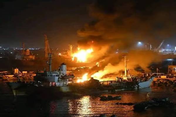 அமீரக ஆதரவு படைகள் மீது யேமனில் சவூதி தாக்குதல் | Saudi Attack On Uae Backed Forces In Yemen