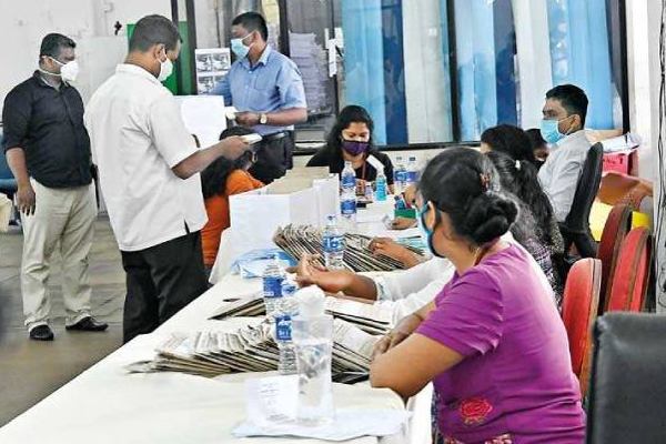 அரச ஊழியர்களுக்கு அமைச்சர் வெளியிட்ட அதிர்ச்சி அறிவிப்பு! | Shocking Announces Government Employees Sri Lanka