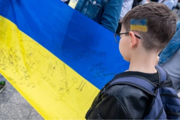 உக்ரைனிய மொழியில் பேசாதே! ஜேர்மனியில் 10 வயது சிறுவனை பாலத்தில் இருந்து தூக்கி வீசிய நபரால் பரபரப்பு