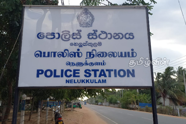 வவுனியாவில் தொடர் கொள்ளை சம்பவத்தில் ஈடுபட்ட மோசடி கும்பல் கைது (Photos) | 6 Arrested Vavuniya Car Two Motorcycles Recovered