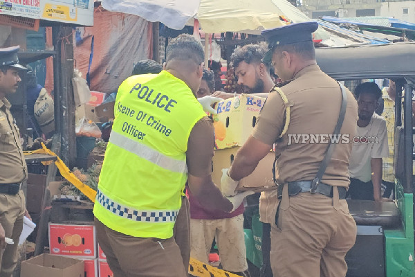 யாழில் வீதியில் வீசப்பட்ட 6 மாத கரு; ஈவிரக்கமற்ற பெண்ணின் செயலால் அதிர்ந்துபோன பொலிஸார்! | 6 Month Old Fetus Thrown On The Street In Jaffna யாழில் வீதியில் வீசப்பட்ட 6 மாத கரு; ஈவிரக்கமற்ற பெண்ணின் செயலால் அதிர்ந்துபோன பொலிஸார்! | 6 Month Old Fetus Thrown On The Street In Jaffna