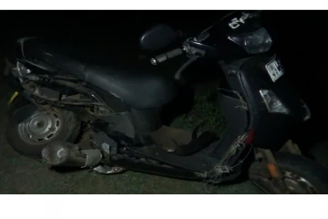 வவுனியாவில் கோர விபத்து! ஒருவர் பலி - தப்பி ஓடிய சாரதி (photos)