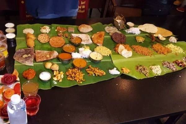 சங்கராந்தி பண்டிகை - 159 விதமான உணவுகளை மருமகனுக்கு கொடுத்த மாமியார் | Sankranti Festival Mother In Law Gives 159 Of Food