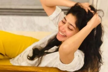 மேக்கப் இல்லாத இயற்கை அழகில் மயக்கிய சாய் பல்லவியின் விதவிதமான Photos, Net Worth விவரம்