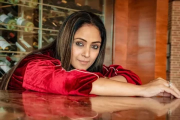 90ஸின் கனவு நாயகியா இது? முகம் சுருங்கிய நிலையில் வெளியான புகைப்படம் இதோ..!!