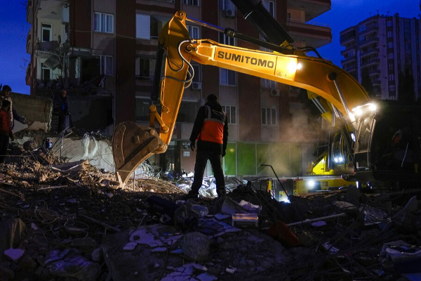 துருக்கி நிலநடுக்கத்தில் பலி எண்ணிக்கை 3500ஆக அதிகரிப்பு! | Turkey Earthquake Death Toll Rises To 3500