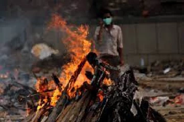 4000 அனாதை சடலங்களை தனியாளாக அடக்கம் செய்த இளம் பெண் : சந்திக்கும் பாரிய சவால்