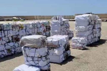 ඉතාලි මුහුදෙන් සියල්ලන් පුදුම කරමින් හමුවූ ටොන් 05කට අධික භාණඩ