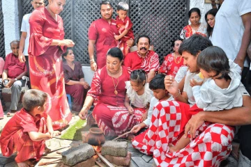 හිටපු ජනපති මහින්ද අවුරුදු සමරපු හැටි මෙන්න [PHOTOS]