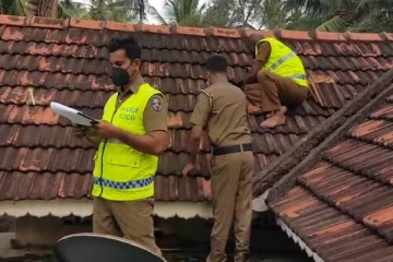 யாழில் கடையின் கூரையை பிரித்து உள்ளே நுழைந்த திருடர்கள்: பெருமதியான பணம் கொள்ளை