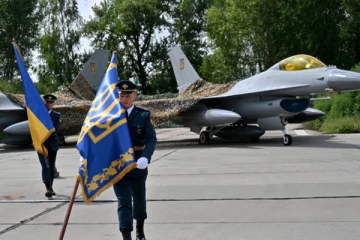 அதிநவீன எப்16 விமானத்தை சுட்டுவீழ்த்திய ரஷ்யா