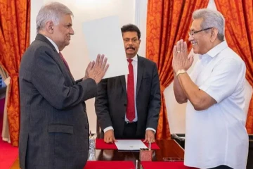 ஜனாதிபதி மற்றும் பிரதமர் உடனடியாக பதவி விலக வேண்டும் - இல்லையெனில் முழு அடைப்பு போராட்டம்