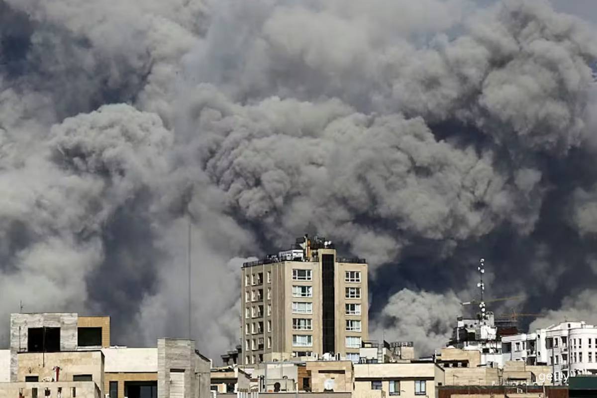 ஈரான் விடுத்த அச்சுறுத்தல்... ஐக்கிய அமீரகத்தில் முக்கிய அமெரிக்க வங்கி கிளைகள் மூடல் | Citibank Closes Uae Branches