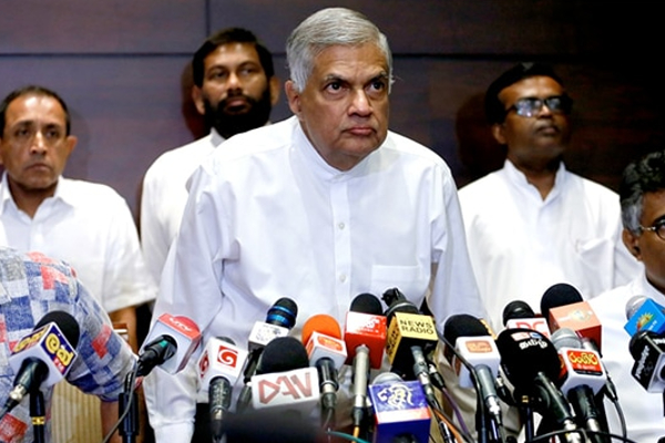 பதவியேற்ற சில மணி நேரங்களின் பதவியை துறந்த நாடாளுமன்ற உறுப்பினர்! | Resigned A Few Hours After Taking Office Mp