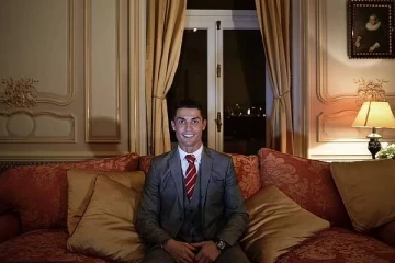 தாமதமாகும் ரொனால்டோவின் பாரிஸ் கனவு: இன்னும் நான்கு ஆண்டுகள்