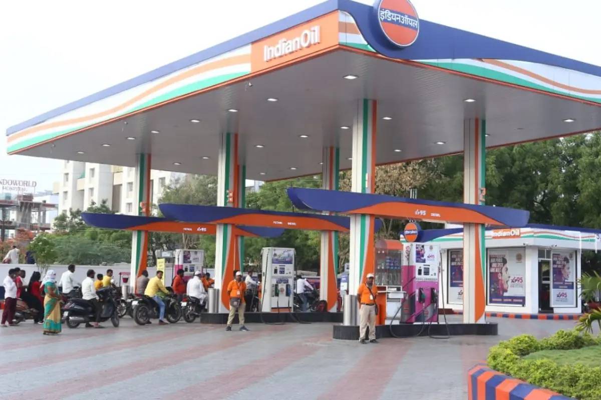 பெட்ரோல் பங்குகளில் மண்ணெண்ணெய் பெற்றுக்கொள்ளலாம் - மத்திய அரசு அறிவிப்பு | Central Govt Allows Kerosene Sales At Petrol Pumps