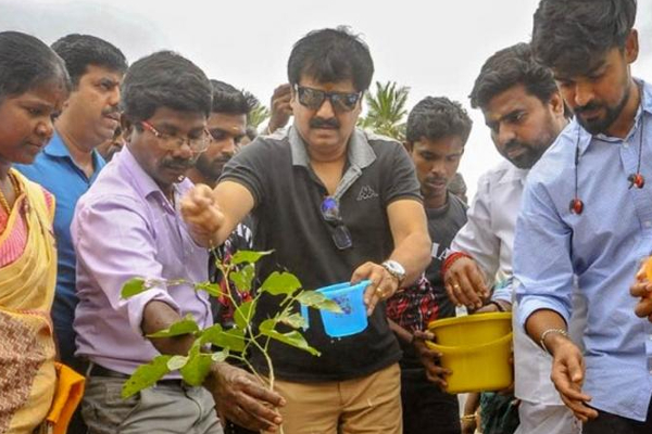 மறைந்த நடிகர்  விவேக்கிற்கு அளித்த வாக்குறுதியை நிறைவேற்றிய ஆர்யா! | Arya Fulfills Promise Made To Late Actor Vivek