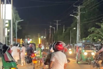 நாட்டில் மீண்டும் எரிபொருள் தட்டுப்பாடா? நீண்ட வரிசையில் காத்திருக்கும் யாழ். மக்கள்