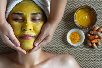 உங்கள் முகம் பொலிவிழந்து கருப்பாக இருக்கா? இதோ அசத்தலான டிப்ஸ் உங்களுக்காக!