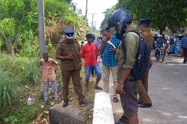 மட்டக்களப்பில் ஆணின் சடலம் மீட்பு - பொது மக்களிடம் உதவி கோரும் காவல்துறையினர் | Man S Body Recovered In Batticaloa