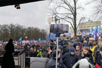 ரஷ்யாவுக்கு எதிராக உக்ரைனுக்கு ஆயுதம்: ஜேர்மனியில் போராட்டத்தில் குதித்த ஆயிரக்கணக்கான மக்கள்