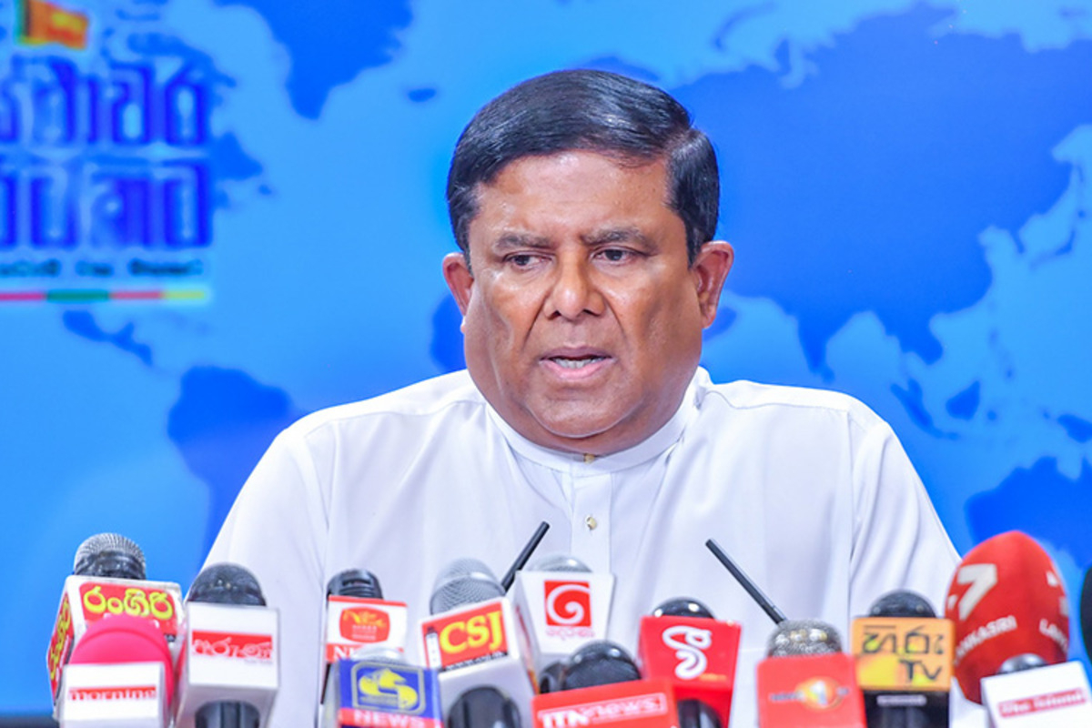 நாட்டில் இடம்பெறும் கைதுகள் தொடர்பில் ஐ.தே.க வெளியிடும் அதிர்ச்சித் தகவல் | Vajira Says Arrests Are Not Perfect