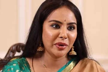 கல்யாணத்துக்கு பின் அடிப்பாங்க, அப்படி டார்ச்சர் பண்ணுவாங்க!! நடிகை ஸ்ரீரெட்டி ஓபன் டாக்..