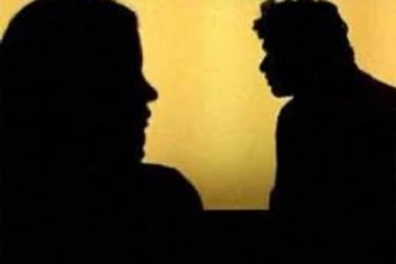 கணவரின் சடலத்தை சமையலறையில் புதைத்து மனைவி செய்த காரியம்... அம்பலமாகிய நாடகம்
