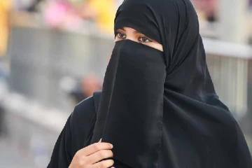 பர்தா போடாததால்  இளம்பெண்ணை சுட்டு கொன்ற கொடூரன்கள்!