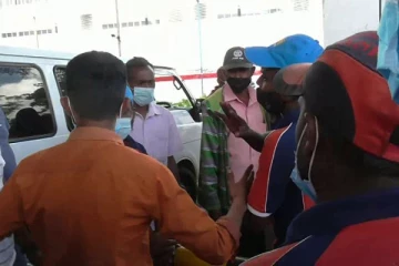 எரிபொருள் தட்டுப்பாடு- எரிபொருள் நிலைய ஊழியர்களுக்கும் சாரதிகளுக்கும் இடையில் கடும் வாக்குவாதம்!