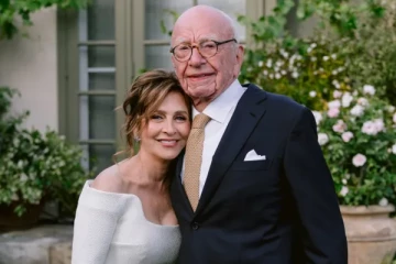 93 வயதில் கோடீஸ்வரருக்கு ஐந்தாவது திருமணம்: அவரது சொத்து மதிப்பு என்ன தெரியுமா?