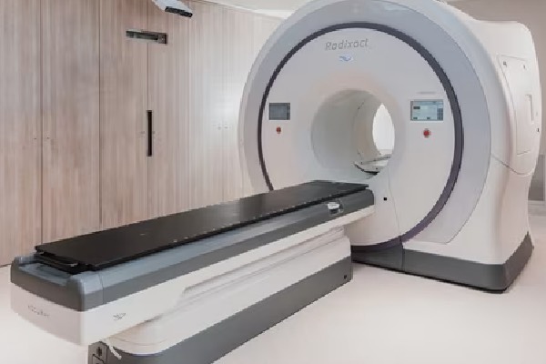 நெக்லஸ் அணிந்திருந்ததால் MRI கருவிக்குள் இழுக்கப்பட்டு உயிரிழந்த நபர்: நியூயார்க்கில் அதிர்ச்சி! | Tragedy Strikes As Man Dies In Mri Accident