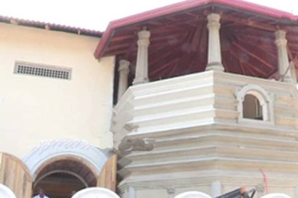 குருநாகலில் போலியாக நிர்மாணிக்கப்பட்ட தலதா மாளிகை இடிப்பு! | Demolition Of Fake Dalatha Mansion In Kurunegala