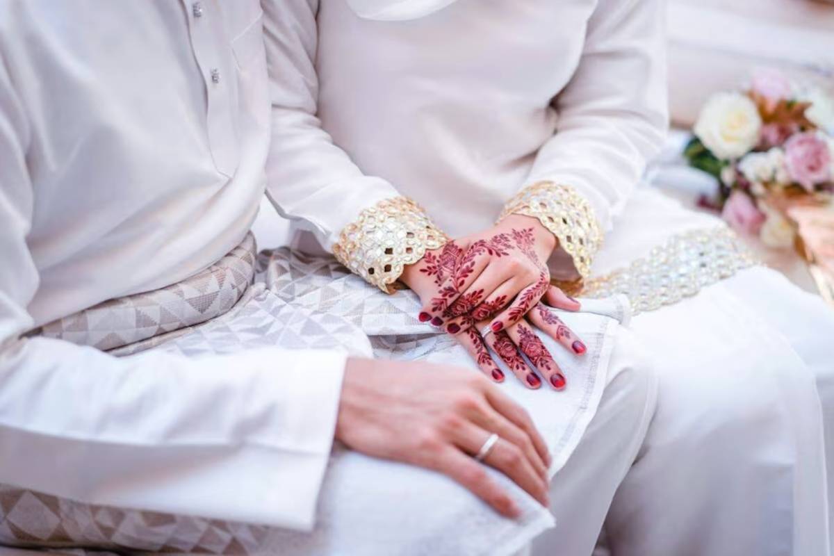 சுற்றுலா பயணிகளுக்கு வாடகை மனைவியாக செல்லும் பெண்கள் - எந்த நாட்டில்? | Young Women Becoming Wives For Rent