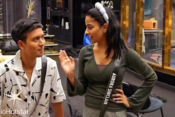 அரோராவுக்கு இப்படி ரசிகனா?