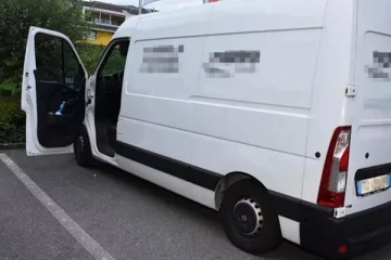 சுவிட்சர்லாந்தில் பிடிபட்ட வேனுக்குள் இருந்த 23 புலம்பெயர்ந்தோர்... எந்த நாட்டவர்கள் தெரியுமா?