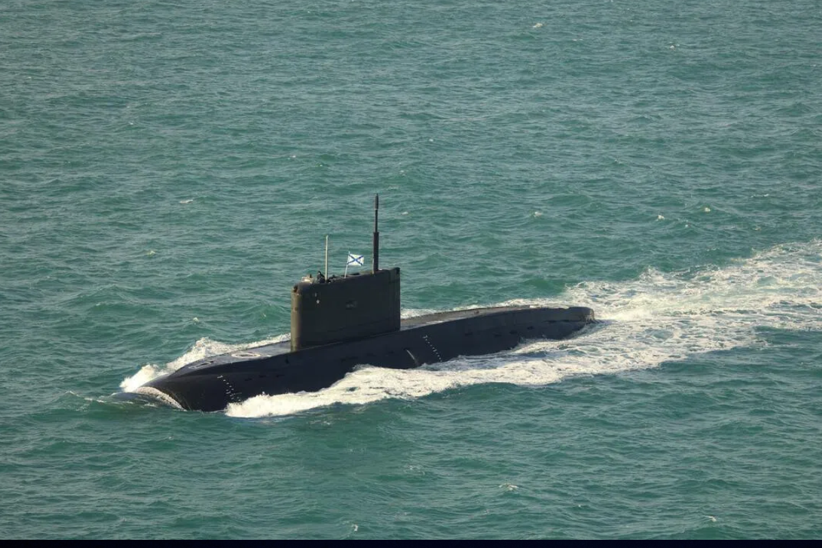 பிரித்தானியாவுக்குள் ஊடுறுவிய ரஷ்ய நீர்மூழ்கிக் கப்பல்கள்.. விடுக்கப்பட்டுள்ள எச்சரிக்கை | Russian Submarines Trespass Into British