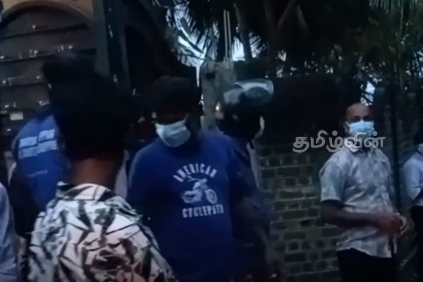 கோட்டைக்கலாறு பகுதியில் வீடு ஒன்றிலிருந்து பெண்ணொருவரின் சடலம் மீட்பு | Woman Dead Body Rescused In Kottaikallaru