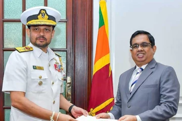 නව නාවික හමුදාපති ලෙස වයිස් අද්මිරාල් ඩේමියන් ප්‍රනාන්දු පත් වේ