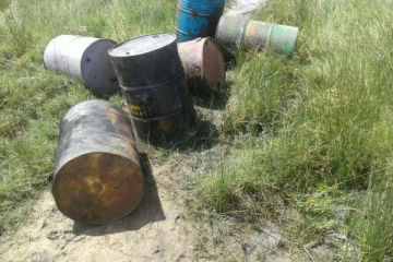 யாழில் ஆபத்தான காட்டுக்குள் கசிப்பு உற்பத்தி ; முற்றுகையிட்ட கிராம சேவகர்கள்