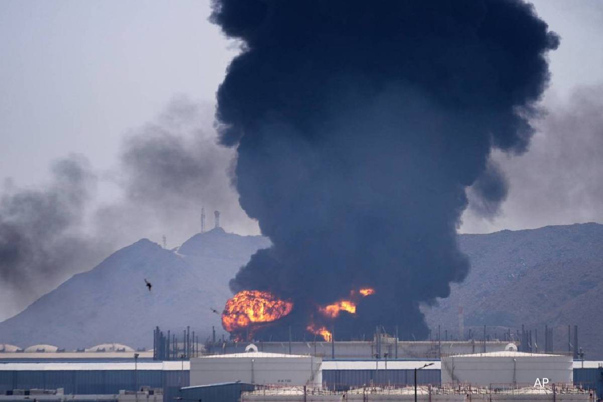 அந்த ஒரு முடிவு... இஸ்ரேல் ஏவுகணையில் இருந்து நொடியிடையில் தப்பிய ஈரானின் புதிய உயர் தலைவர் | New Supreme Leader Escaped Death அந்த ஒரு முடிவு... இஸ்ரேல் ஏவுகணையில் இருந்து நொடியிடையில் தப்பிய ஈரானின் புதிய உயர் தலைவர் | New Supreme Leader Escaped Death