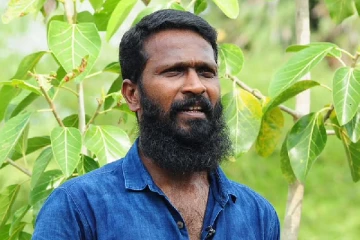 அச்சு அசல் இயக்குனர் வெற்றிமாறன் போலவே இருக்கும் நபர்.. அதிர்ச்சியடைந்த ரசிகர்கள்