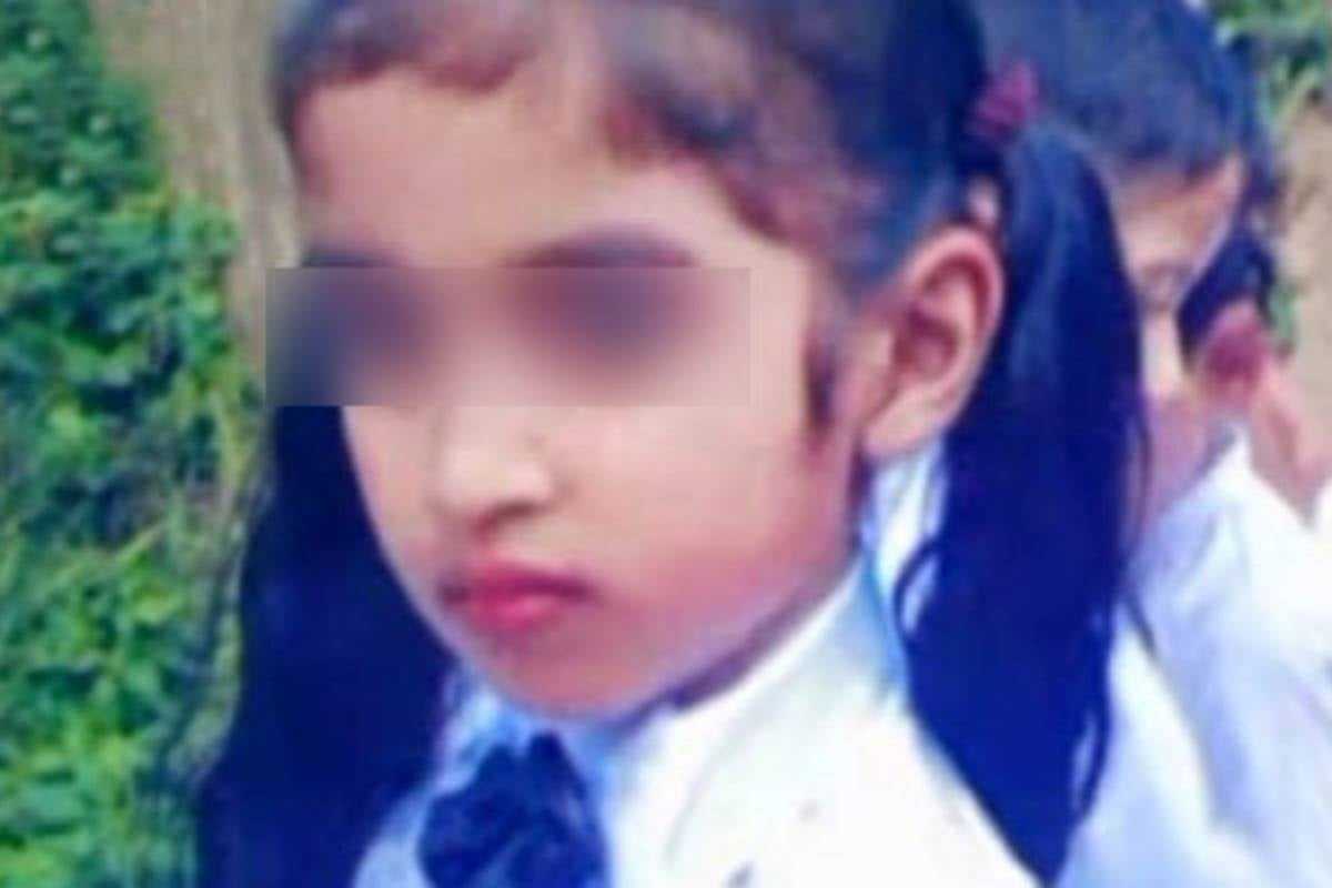 பாடசாலை செல்ல தாய் மற்றும் சகோதரனுடன் பேருந்தில் ஏறியவேளை சிறுமிக்கு நேர்ந்த துயரம் | Girl Killed By Bus In Dickwella பாடசாலை செல்ல தாய் மற்றும் சகோதரனுடன் பேருந்தில் ஏறியவேளை சிறுமிக்கு நேர்ந்த துயரம் | Girl Killed By Bus In Dickwella