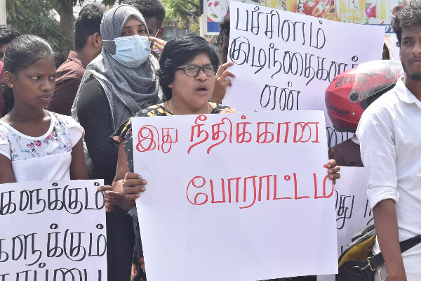 சிறுமி ஆயிஷாவின் மரணத்திற்கு நீதி கோரி போராட்டம் முன்னெடுப்பு (Photos) | Protest Mannar Demanding Justice Death Aisha