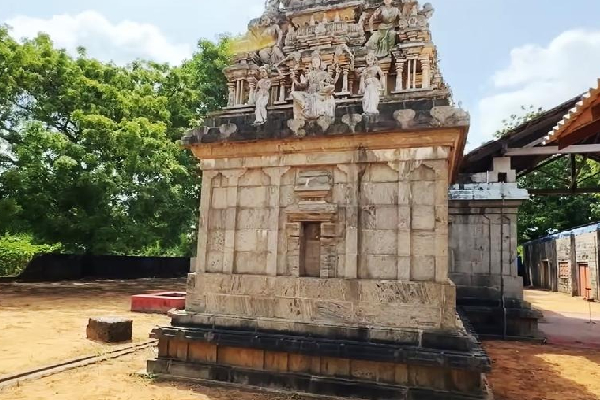 யாழில் 36 வருடங்களாக இராணுவக் கட்டுப்பாட்டில் 2 நூற்றாண்டுகால ஆலயம்; விடுவிக்க கோரிக்கை | Military 36 Years Palali Rajarajeswari Amman Kovil
