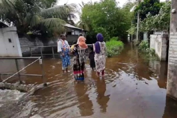 வெள்ளத்தில் அடித்து செல்லப்பட்டு ஒருவர் மாயம்